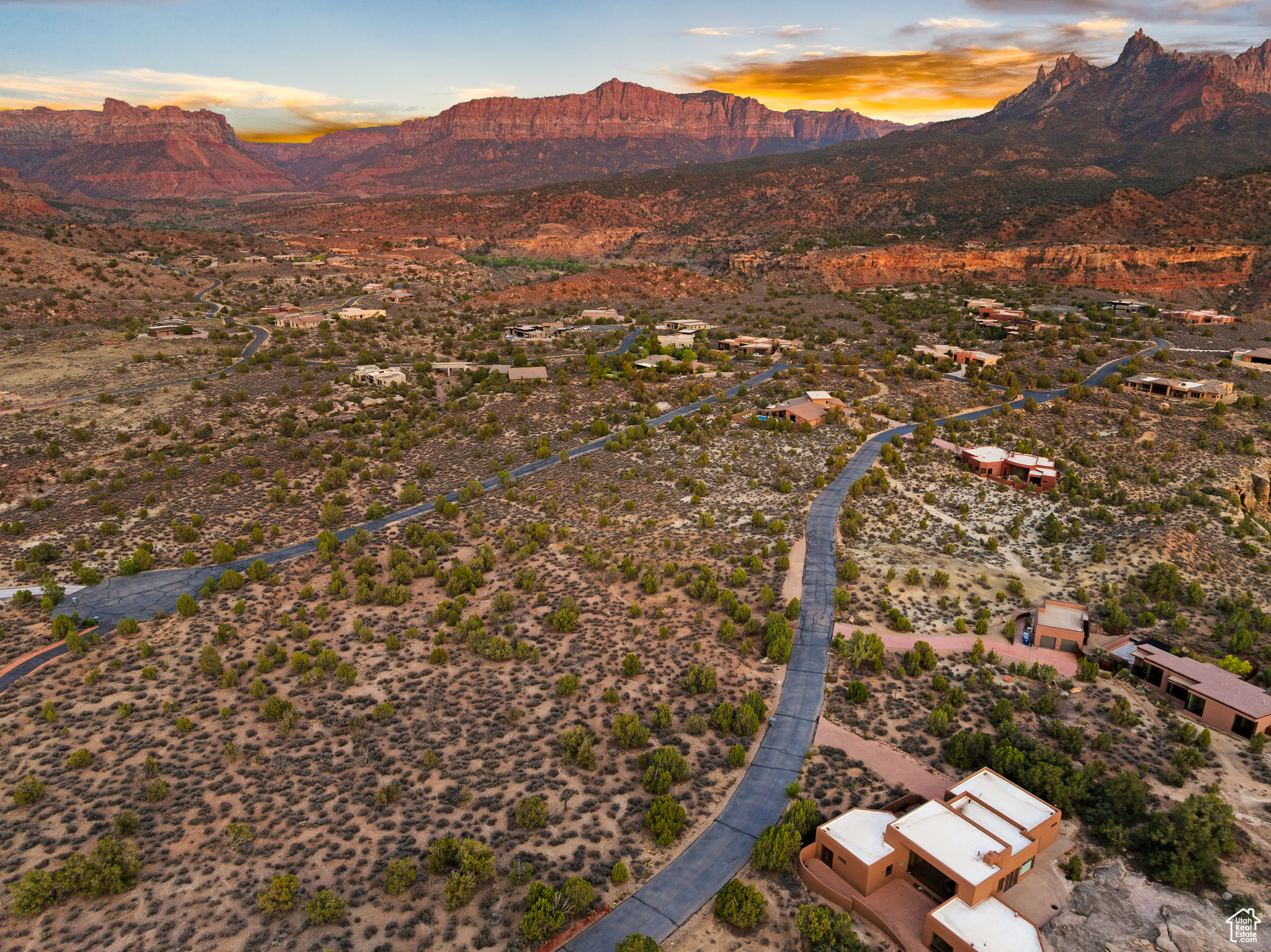 ANASAZI PLATEAU - Land