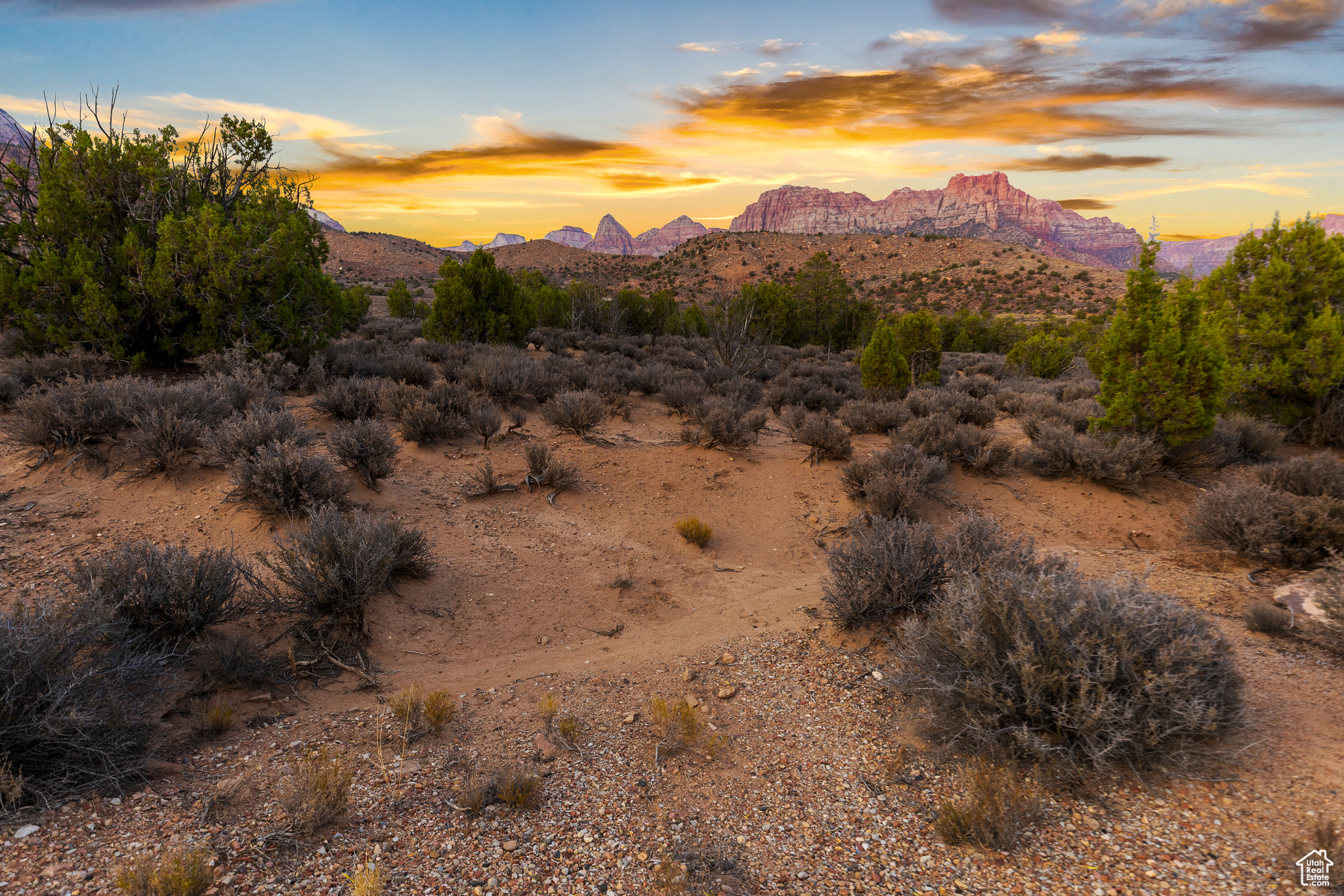 ANASAZI PLATEAU - Land