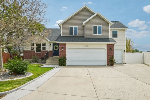 Photo of 10083 S QUEENS FERRY DR. DR W, South Jordan, UT 84009 (MLS # 2156193)