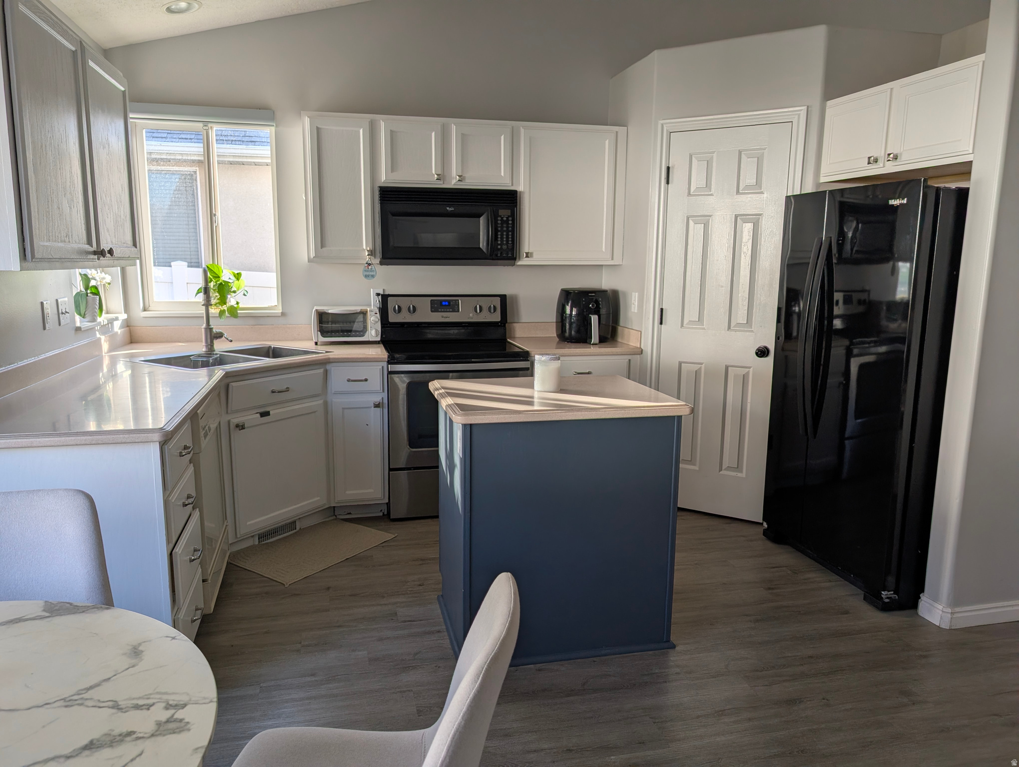 PARKSTONE ESTATES - Residential