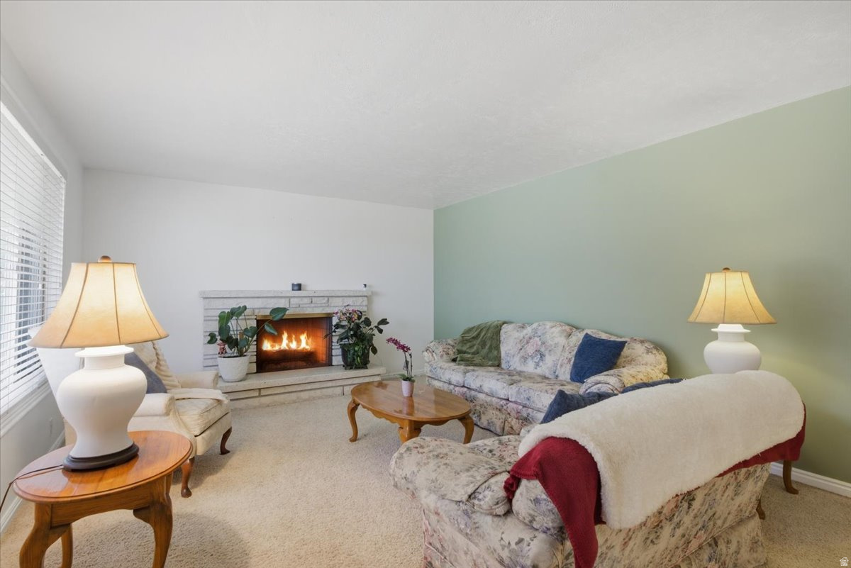 COLONY WEST - Residential