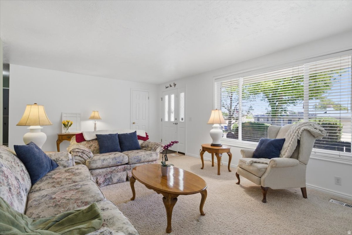 COLONY WEST - Residential