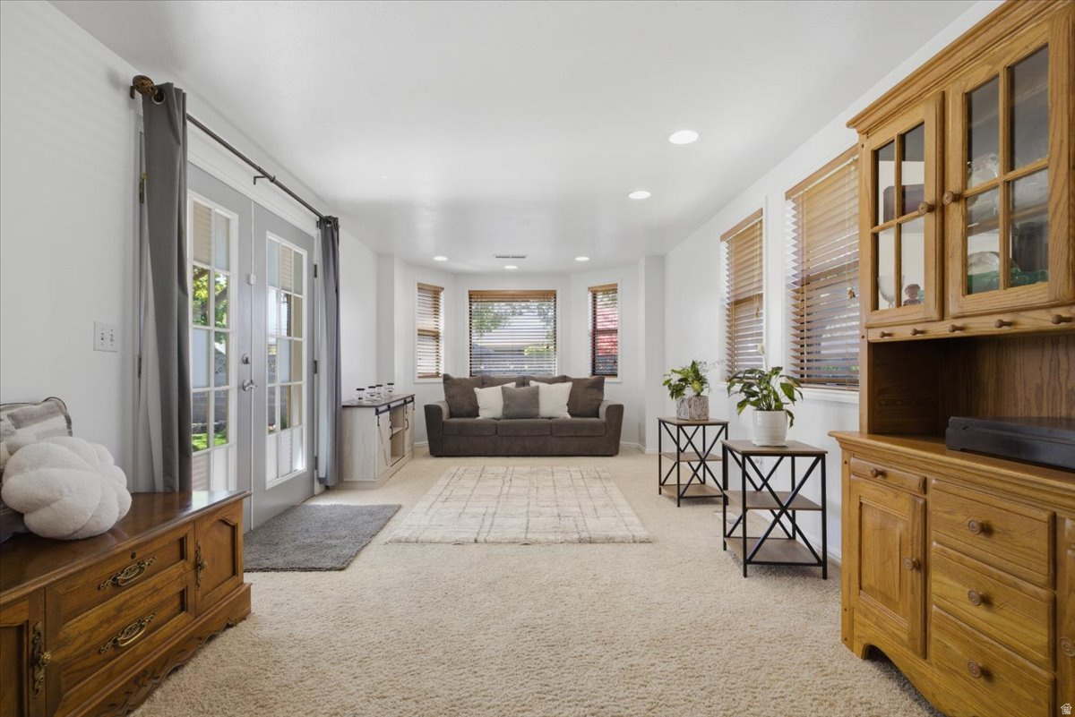 COLONY WEST - Residential
