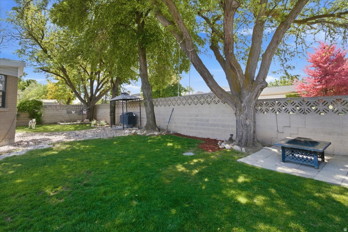 COLONY WEST - Residential