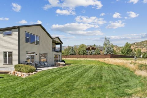 Tiny photo for 1128 N SPRINGER VIEW LOOP, Midway, UT 84049 (MLS # 2131376)