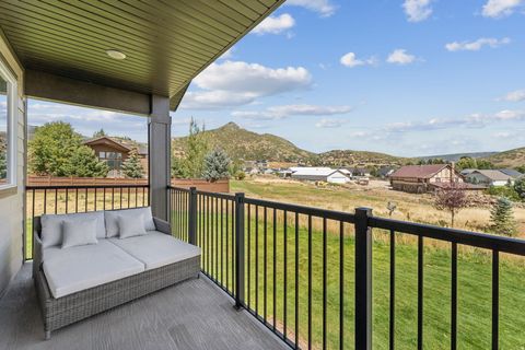 Tiny photo for 1128 N SPRINGER VIEW LOOP, Midway, UT 84049 (MLS # 2131376)