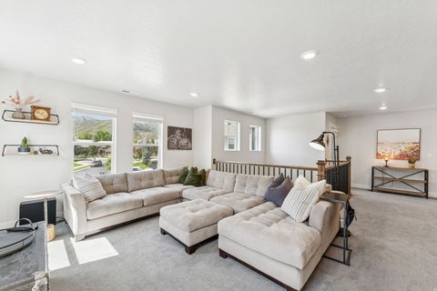 Tiny photo for 1128 N SPRINGER VIEW LOOP, Midway, UT 84049 (MLS # 2131376)
