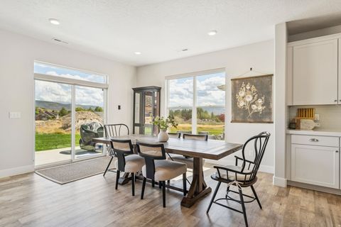 Tiny photo for 1128 N SPRINGER VIEW LOOP, Midway, UT 84049 (MLS # 2131376)