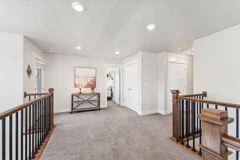 Tiny photo for 1128 N SPRINGER VIEW LOOP, Midway, UT 84049 (MLS # 2131376)