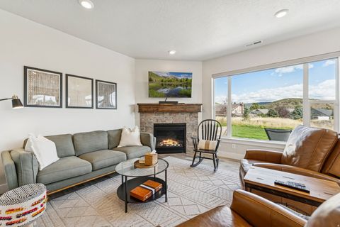 Tiny photo for 1128 N SPRINGER VIEW LOOP, Midway, UT 84049 (MLS # 2131376)