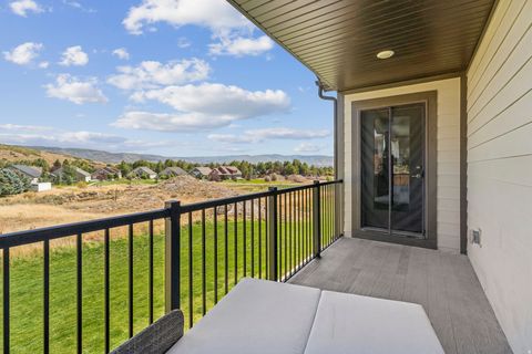 Tiny photo for 1128 N SPRINGER VIEW LOOP, Midway, UT 84049 (MLS # 2131376)