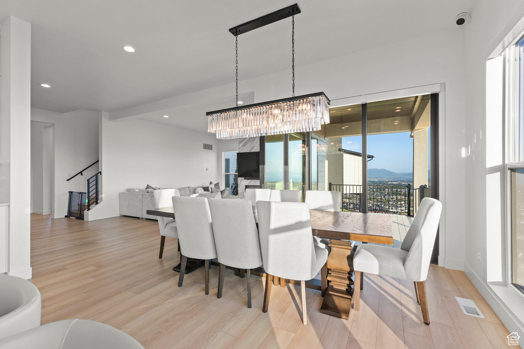 SEASONS ESTATES - Residential