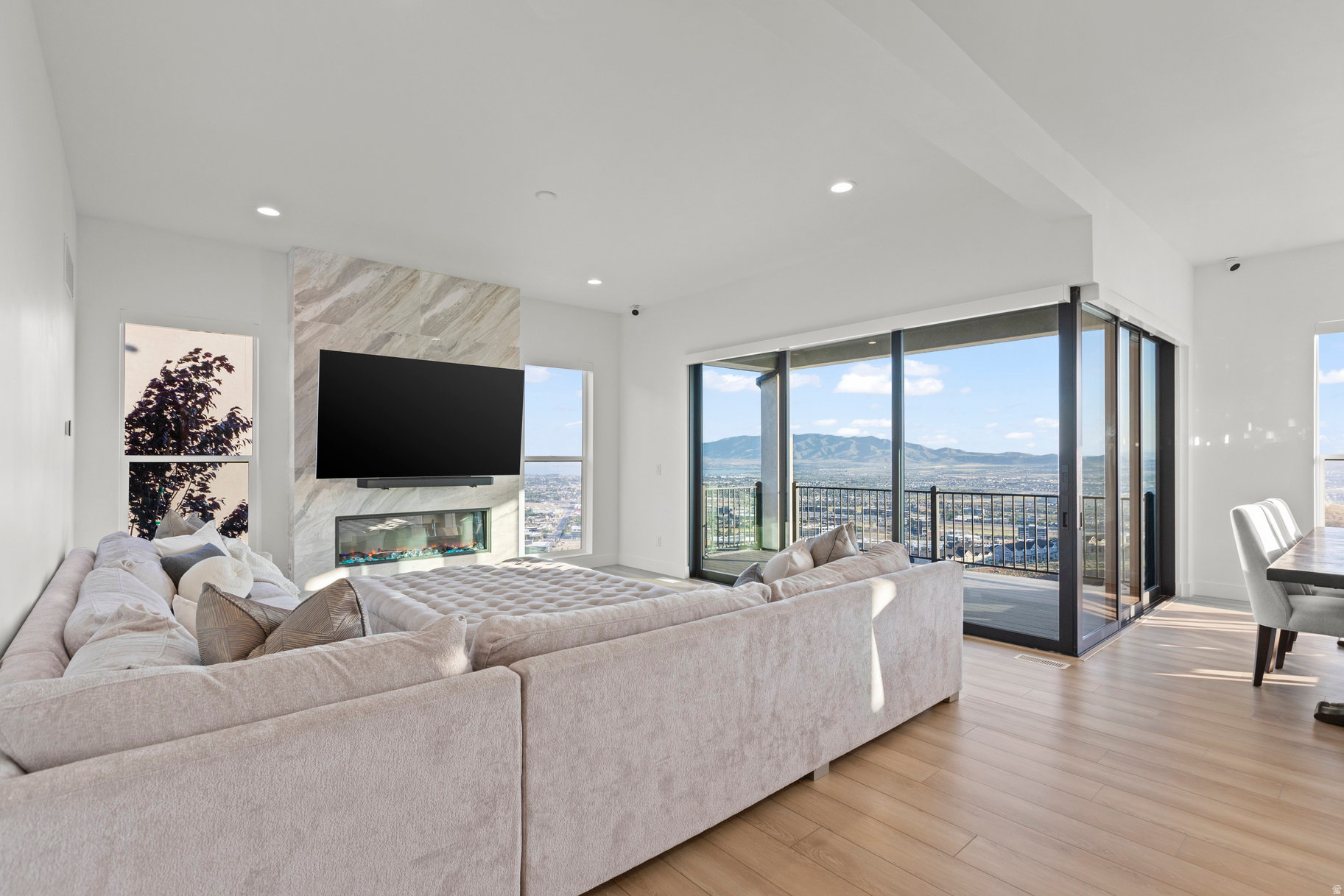 SEASONS ESTATES - Residential