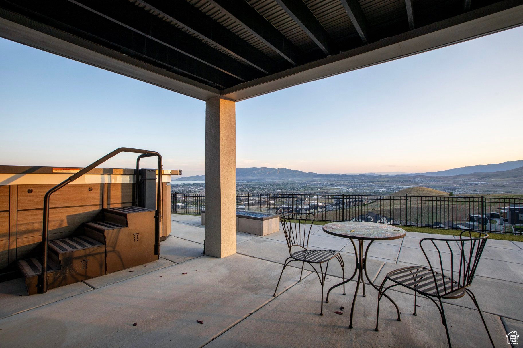 SEASONS ESTATES - Residential