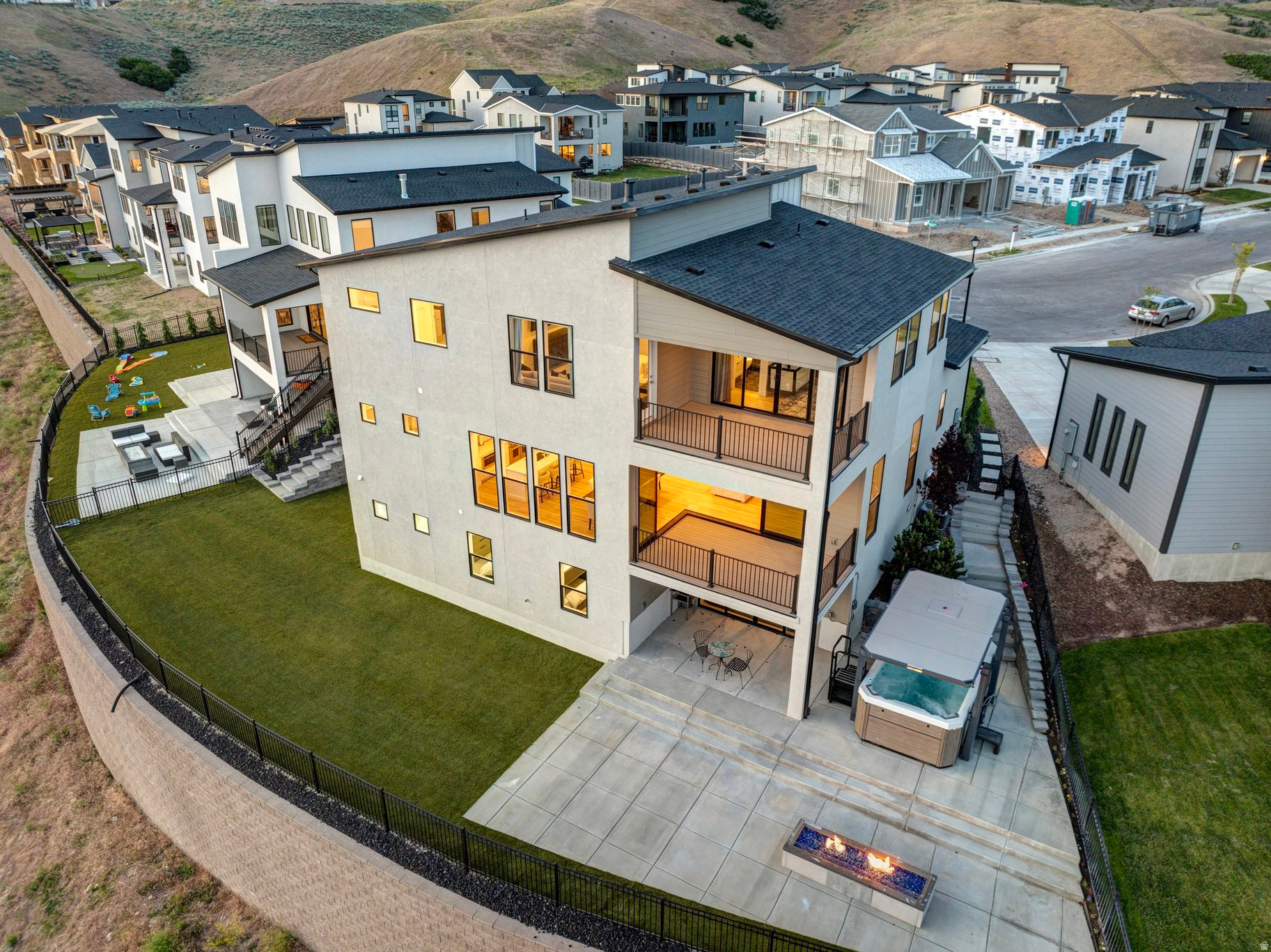 SEASONS ESTATES - Residential