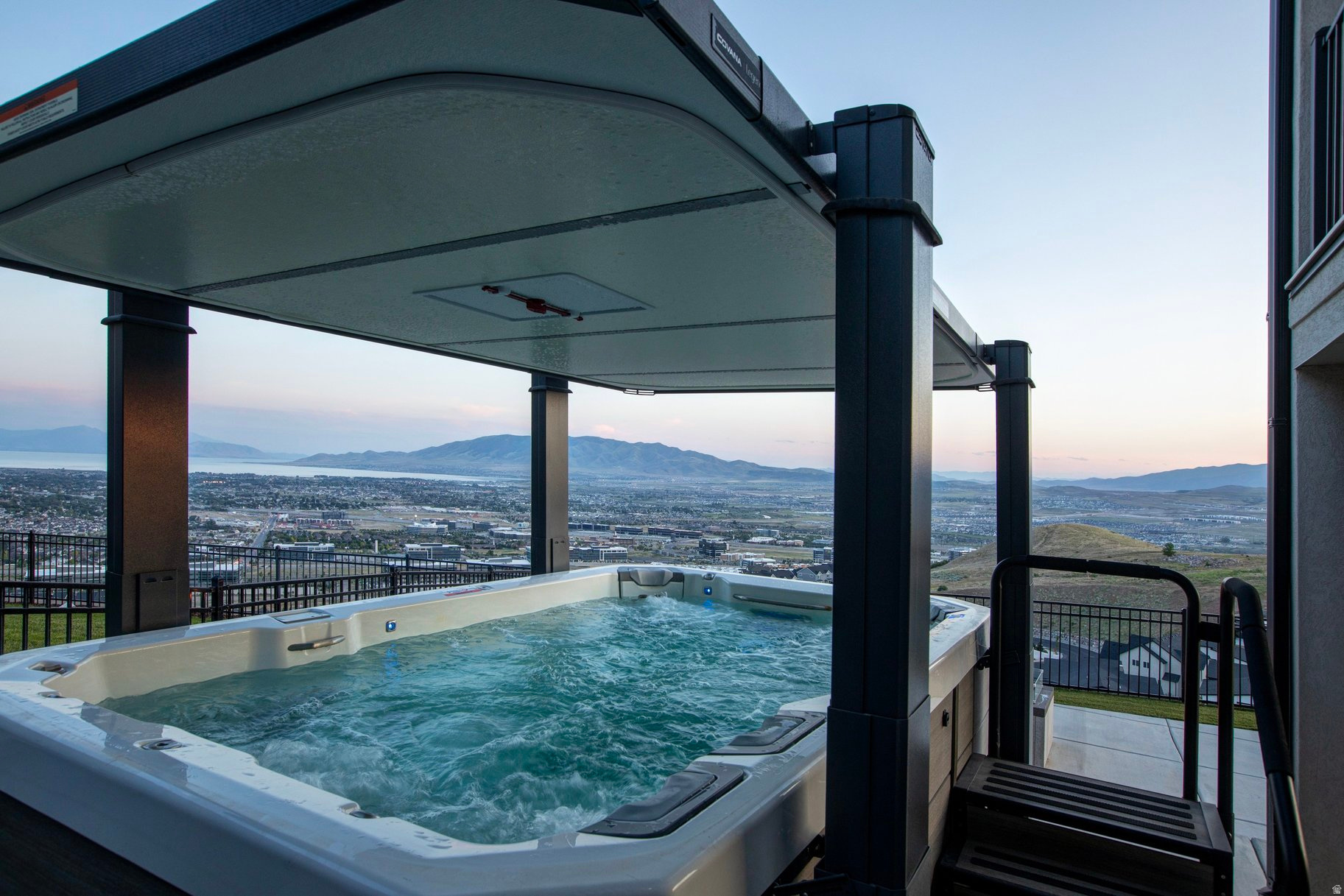 SEASONS ESTATES - Residential