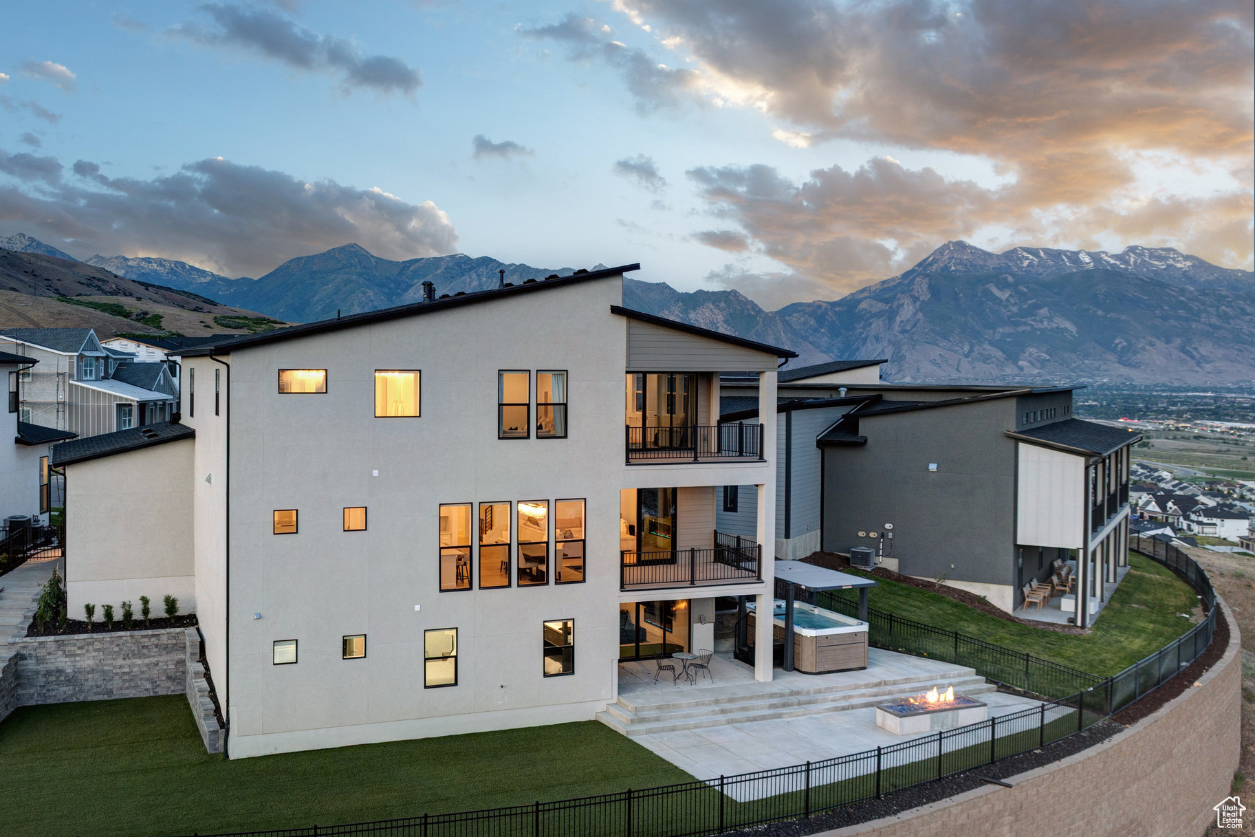 SEASONS ESTATES - Residential