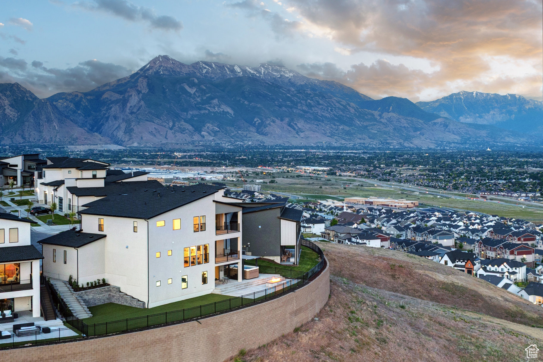 SEASONS ESTATES - Residential