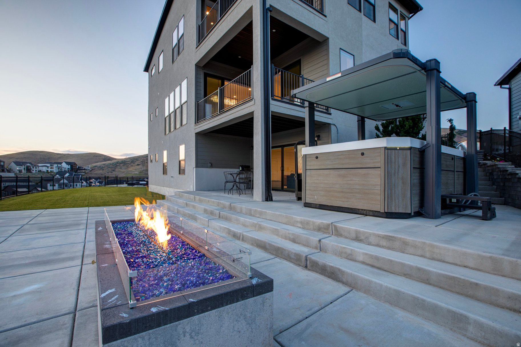 SEASONS ESTATES - Residential