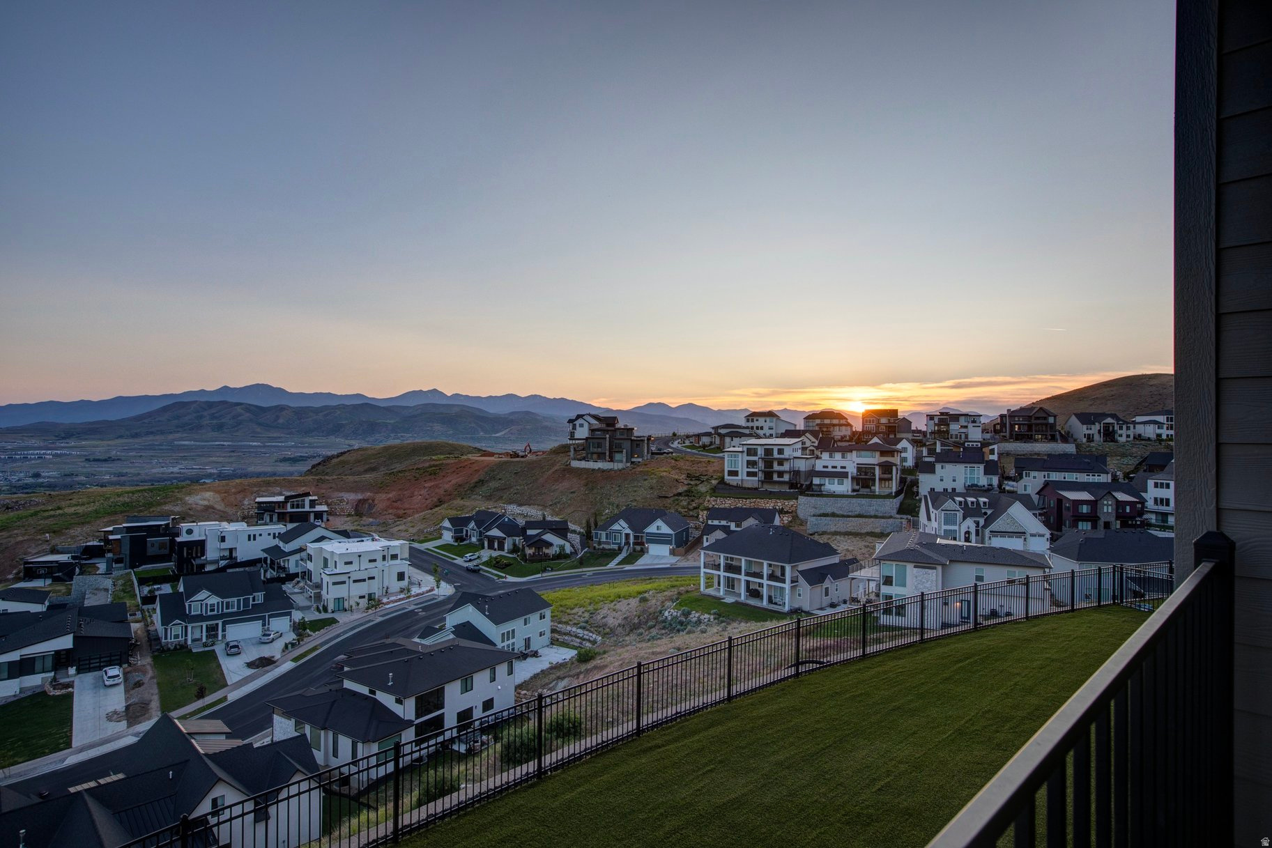 SEASONS ESTATES - Residential