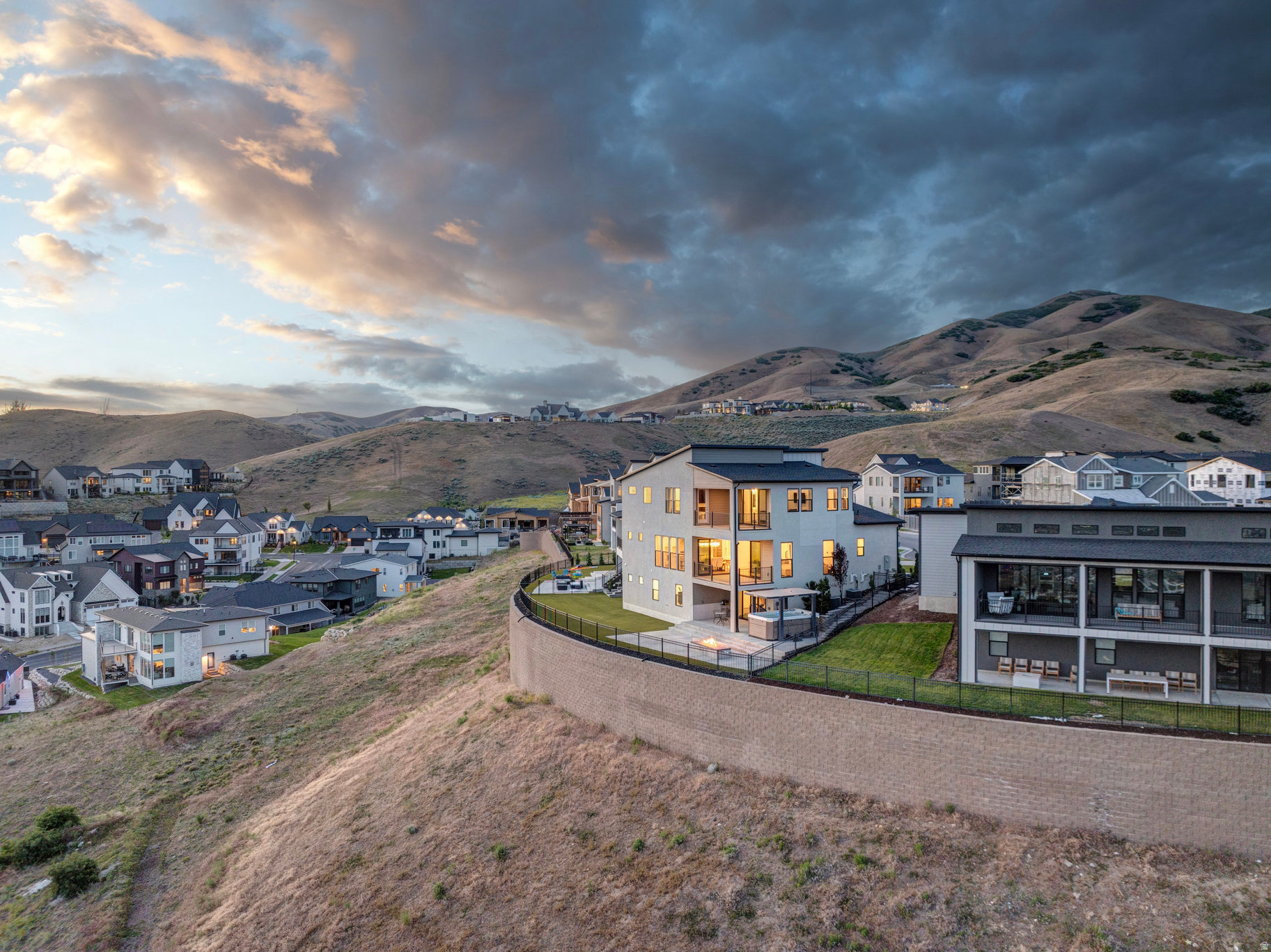 SEASONS ESTATES - Residential