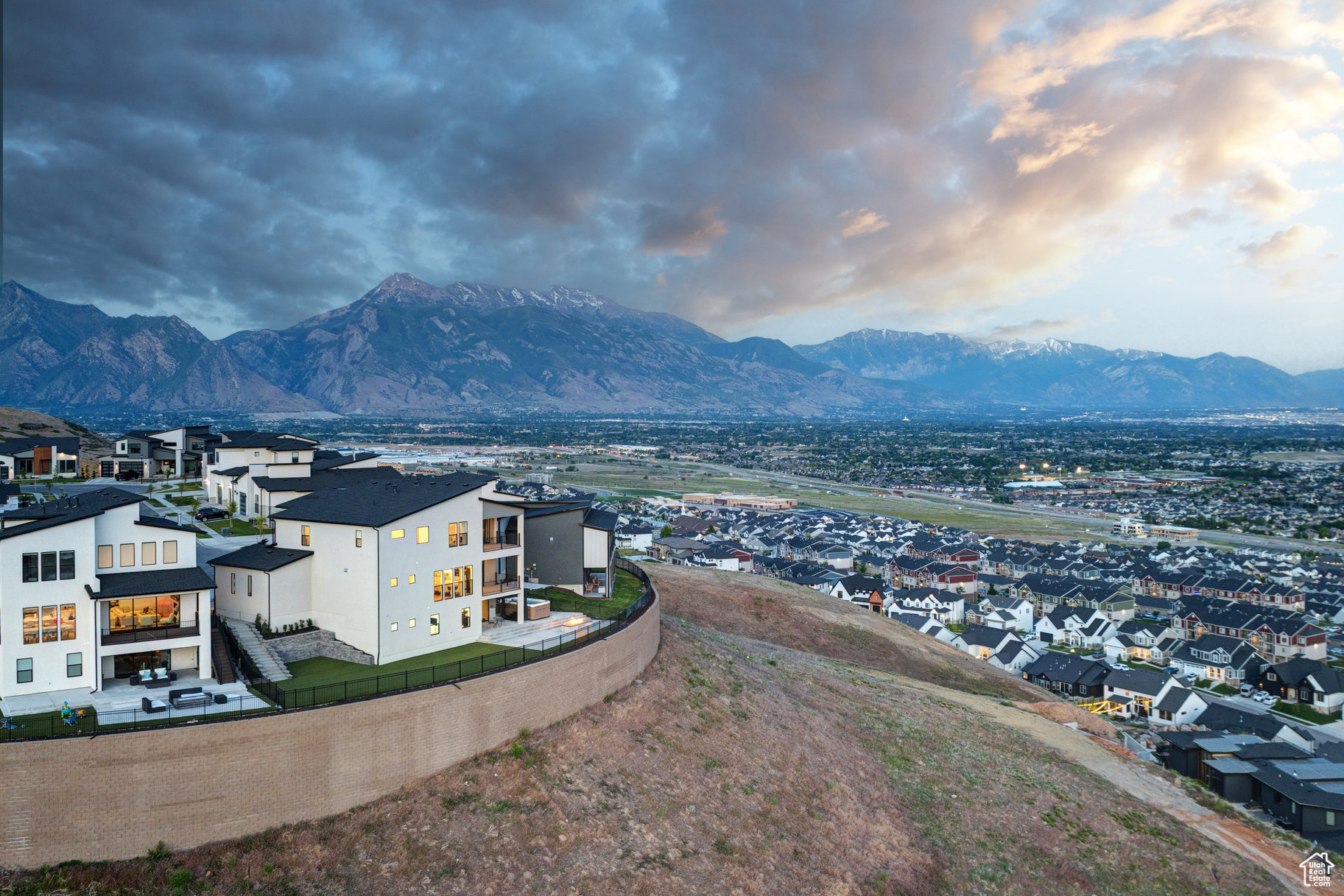 SEASONS ESTATES - Residential