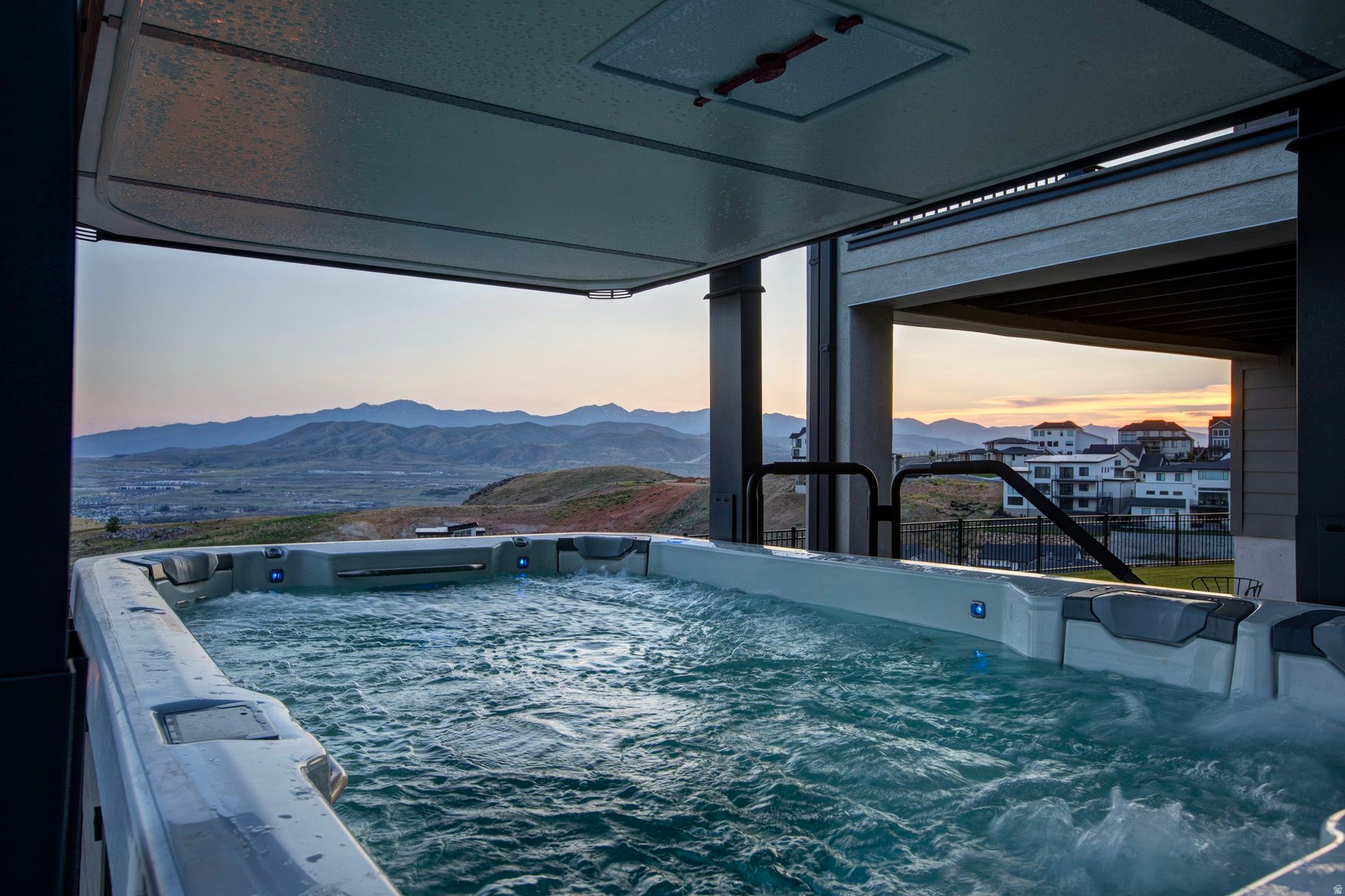 SEASONS ESTATES - Residential