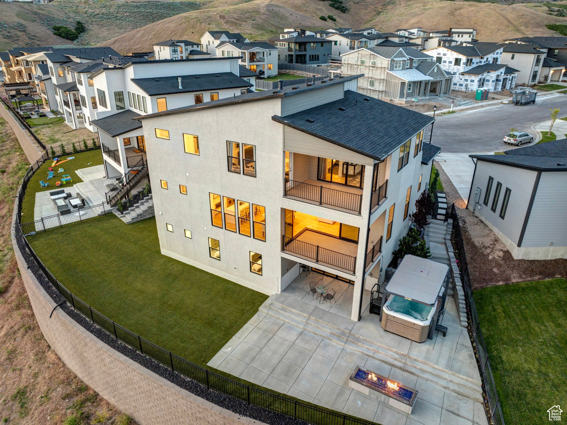SEASONS ESTATES - Residential