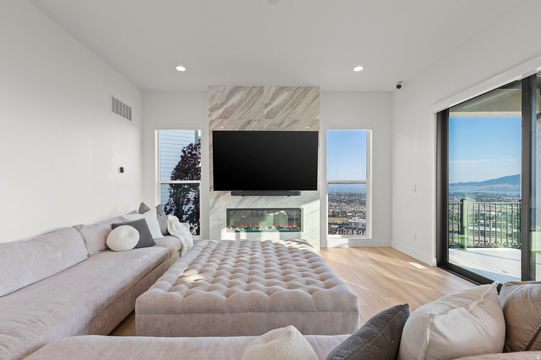 SEASONS ESTATES - Residential