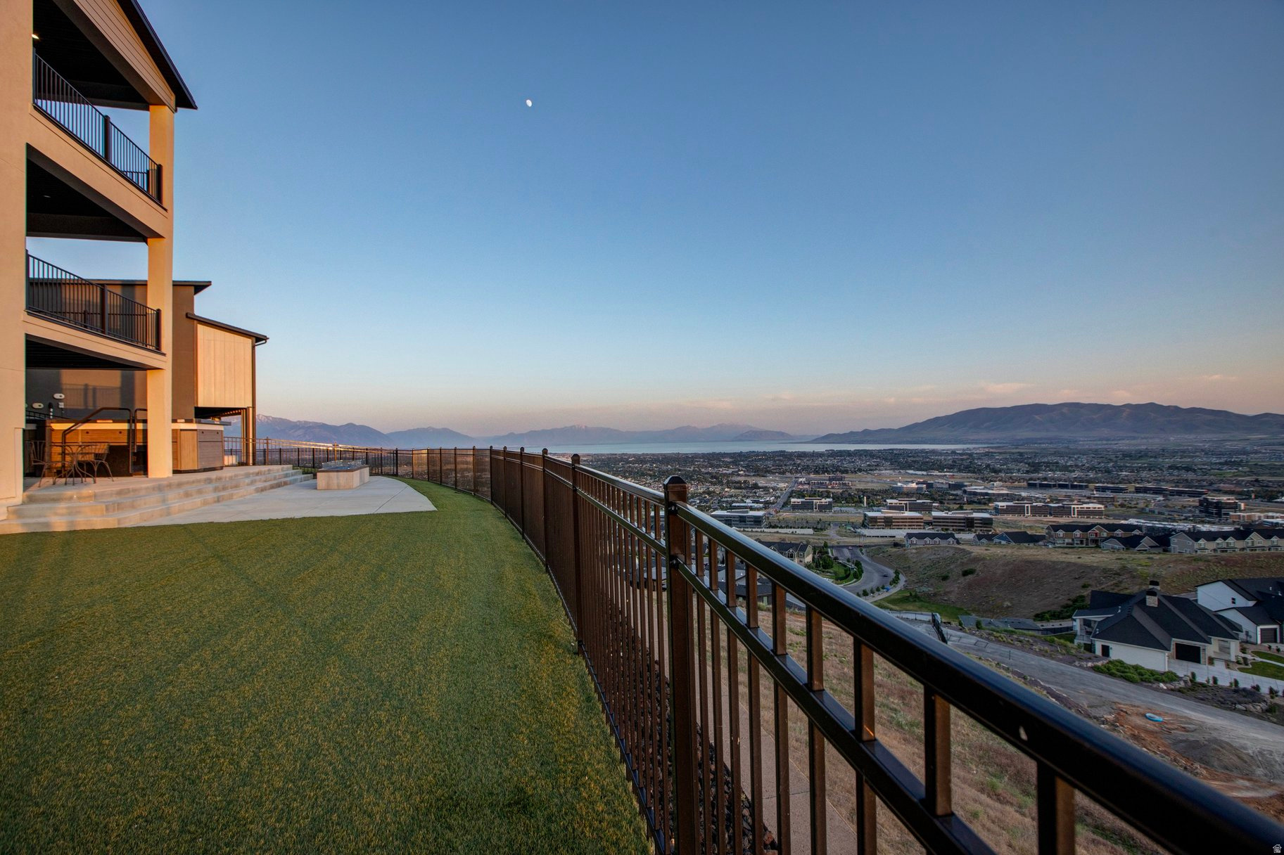 SEASONS ESTATES - Residential