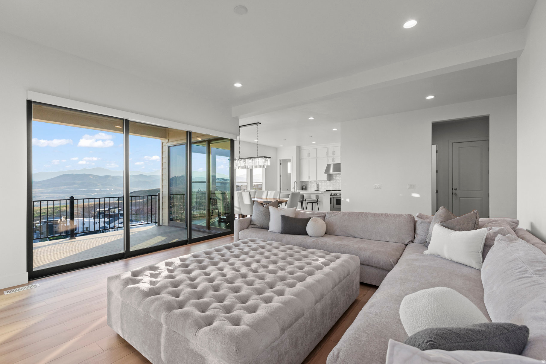 SEASONS ESTATES - Residential