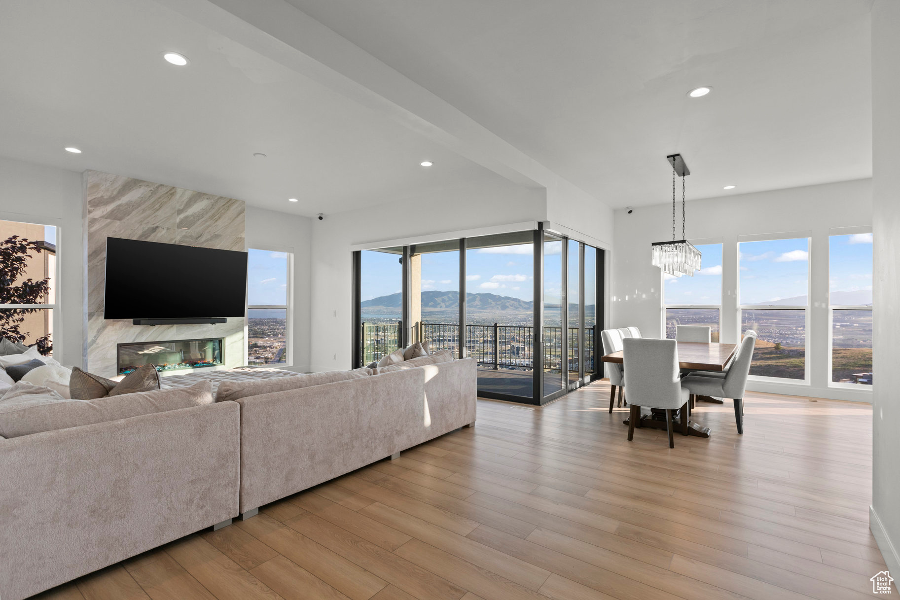 SEASONS ESTATES - Residential