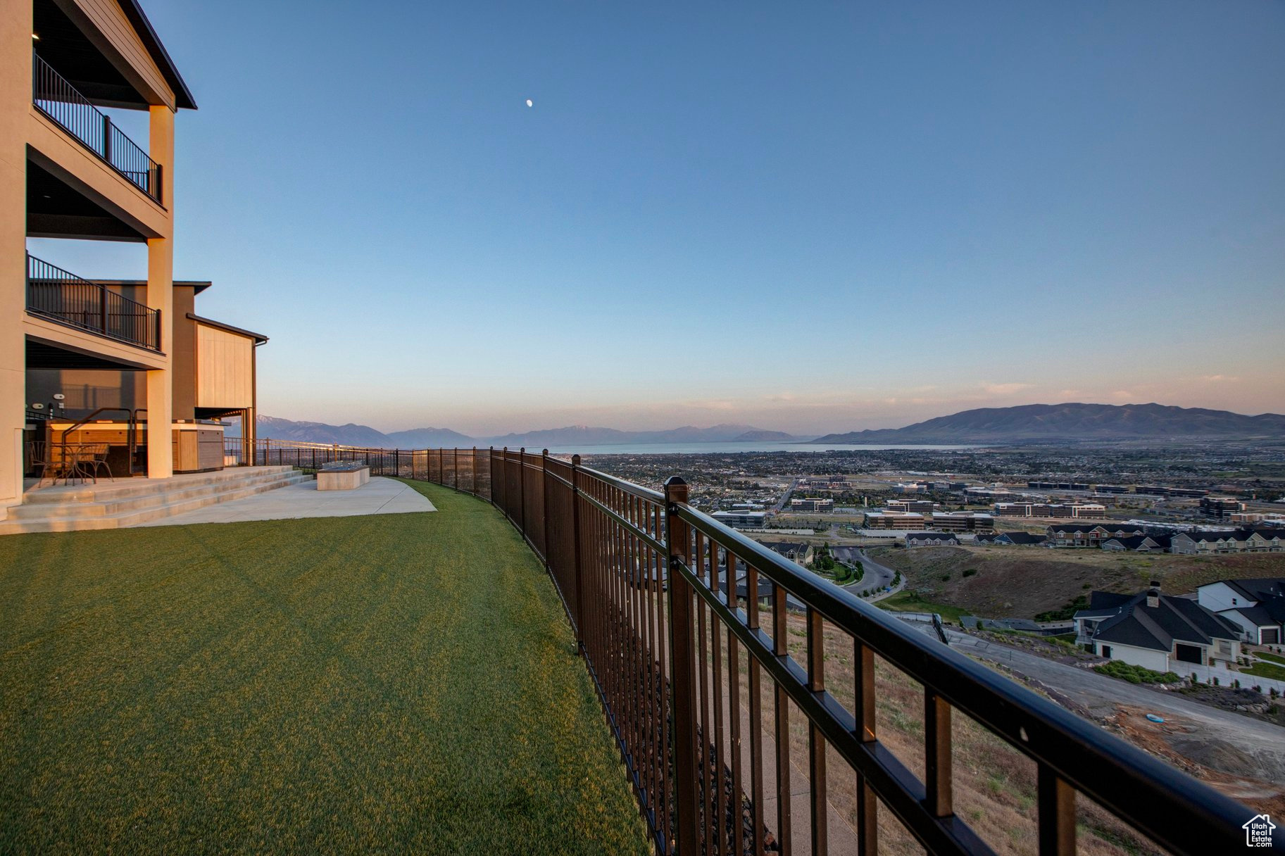 SEASONS ESTATES - Residential