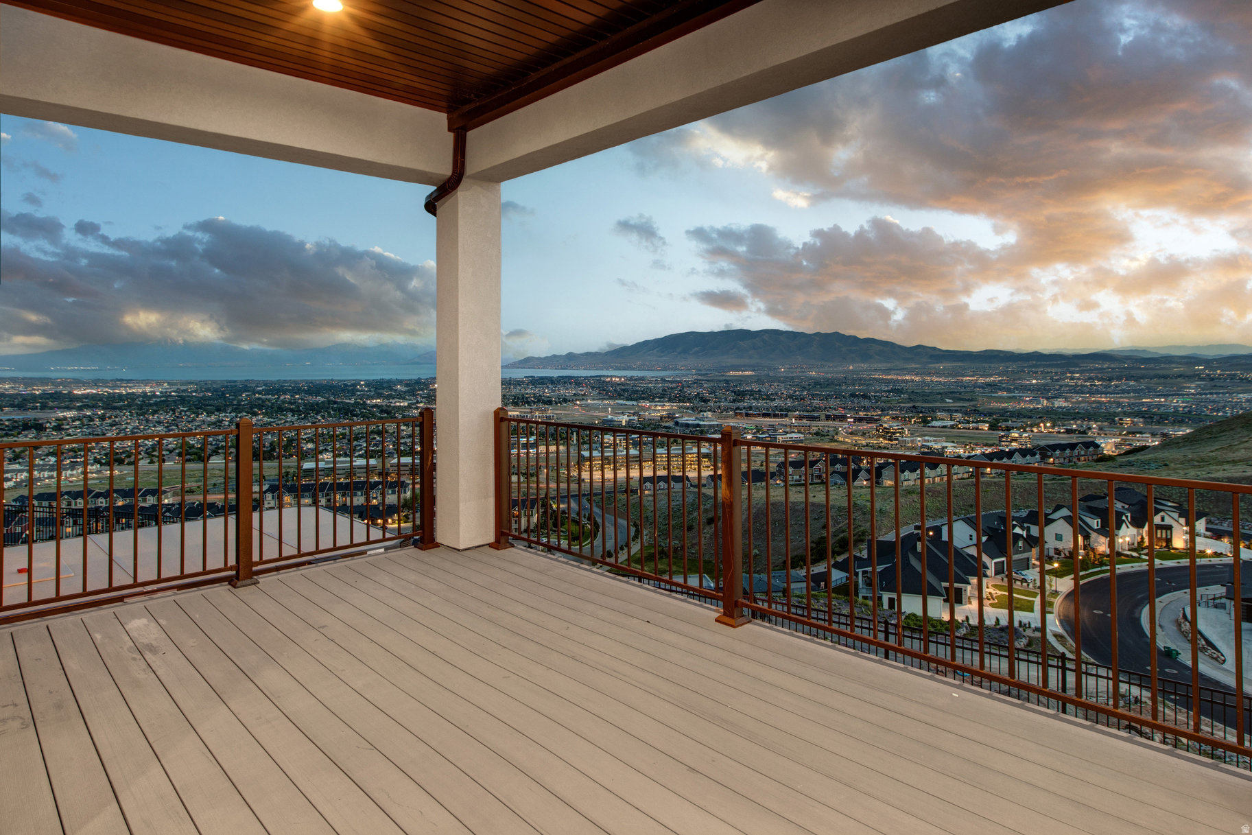 SEASONS ESTATES - Residential