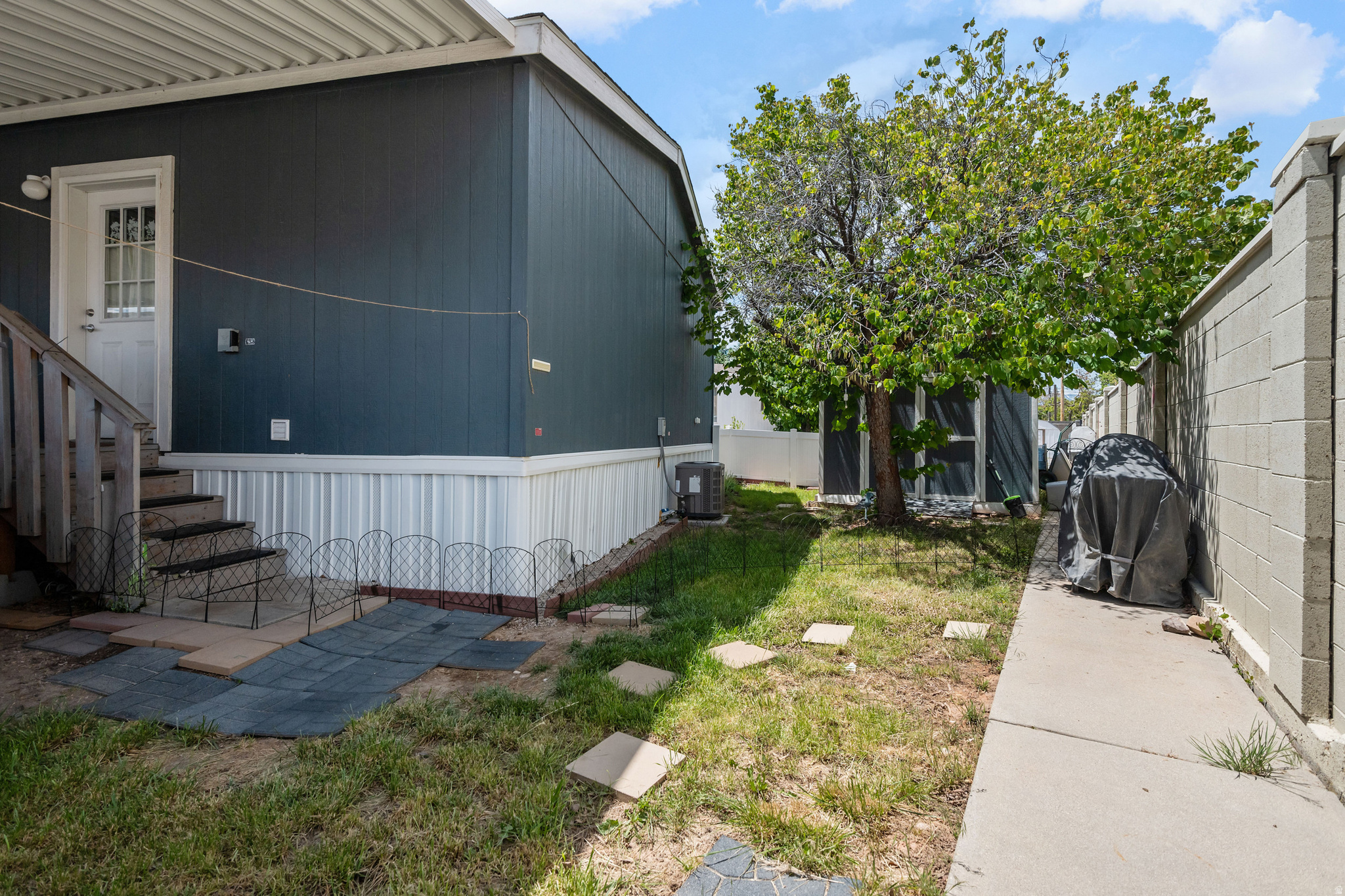 APPLEWOOD - Residential