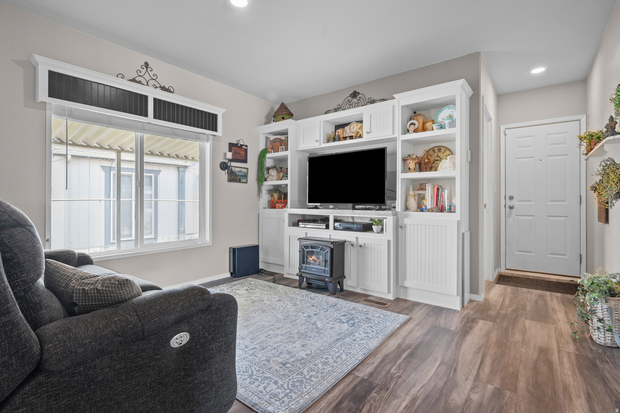 APPLEWOOD - Residential
