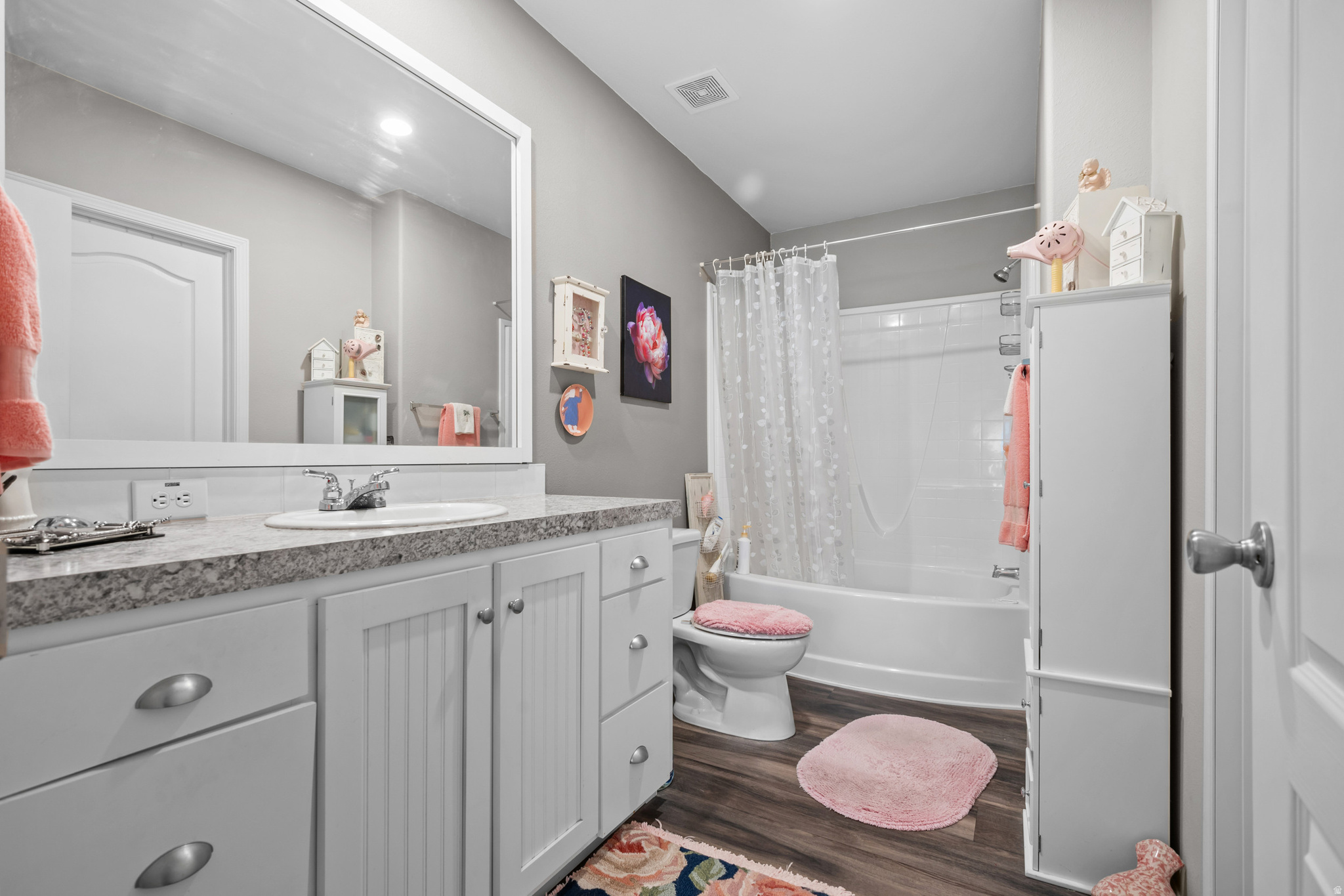 APPLEWOOD - Residential