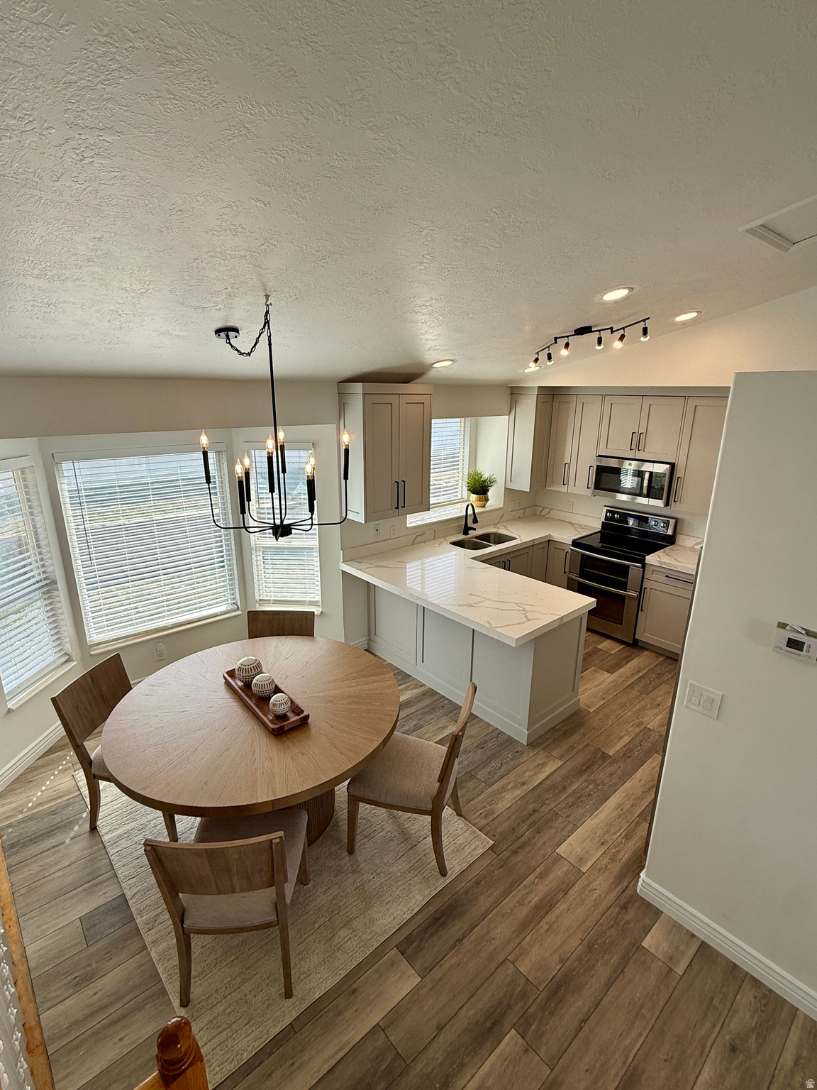 VICTORS POND - Residential