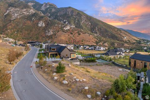 Tiny photo for 7088 S CITY VIEW DR #37, Cottonwood Heights, UT 84121 (MLS # 2112626)