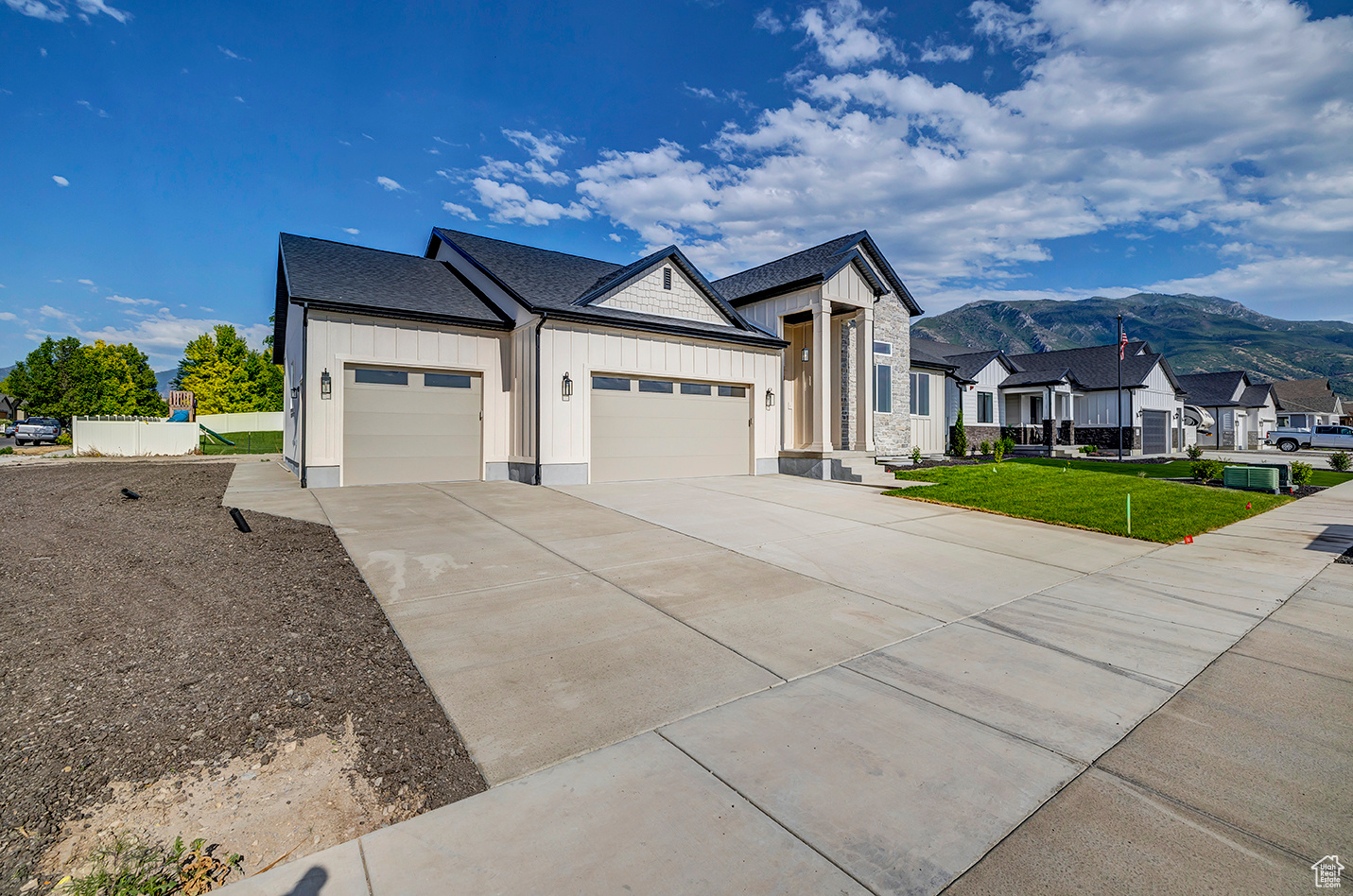 BLACKHAWK - Residential