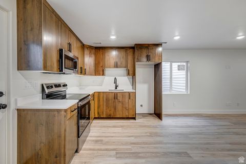 Tiny photo for 1605 S 1100 W, Payson, UT 84651 (MLS # 2119565)