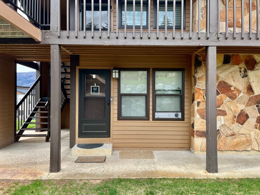 REMODELED.  FULLY FURNISHED (ALL INCLUDED). End unit. Nightly Rentals OK. Enter from lawn area or walk the Sky Walkway from parking. This condo has been cared for and is in great condition. Located next to Wolf Creek Golf Course and minutes to Powder Mountain, Nordic, and Snow Basin Ski Resorts.