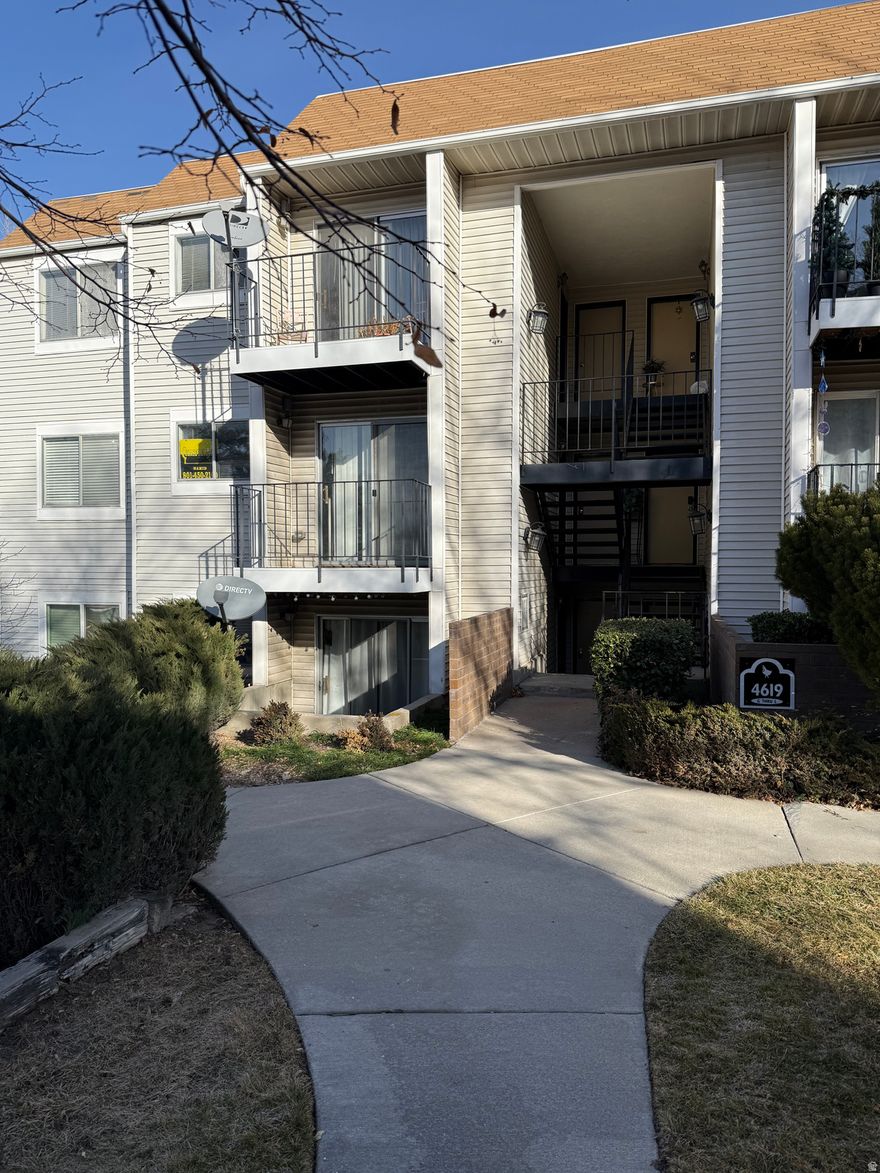 Second  floor very clean with update kitchen and floor covering , possible seller financing  or exchange call for more informayion