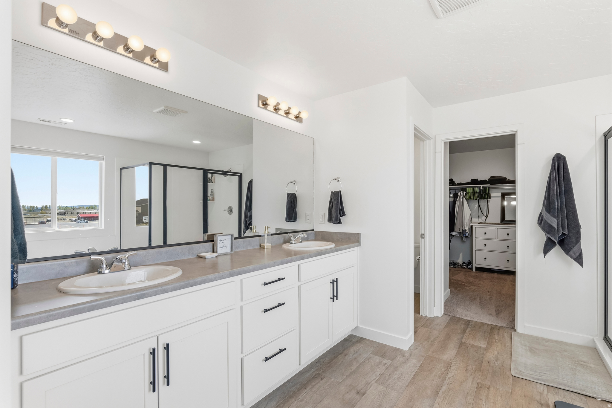 PONY EXPRESS ESTATES - Residential