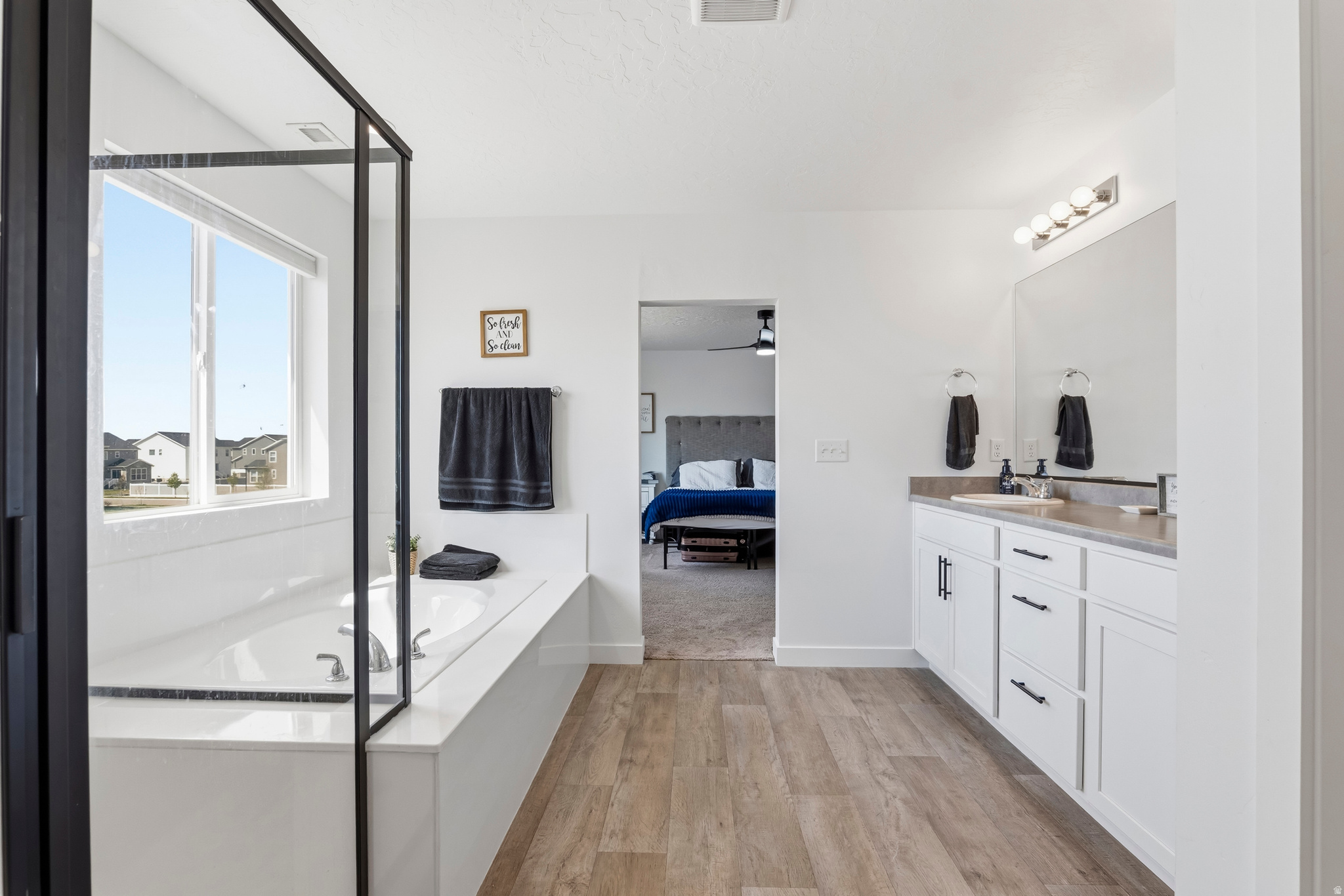 PONY EXPRESS ESTATES - Residential