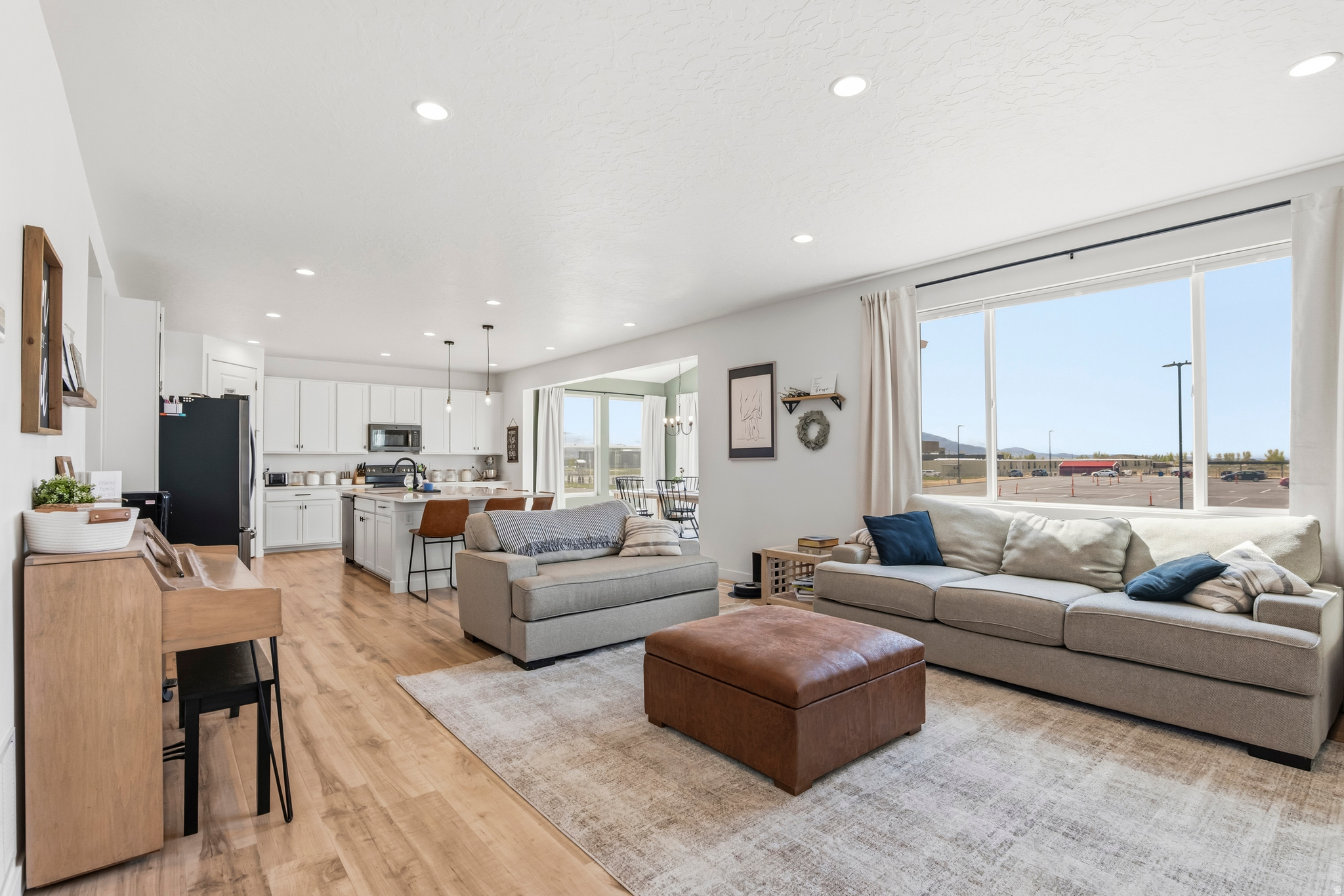 PONY EXPRESS ESTATES - Residential