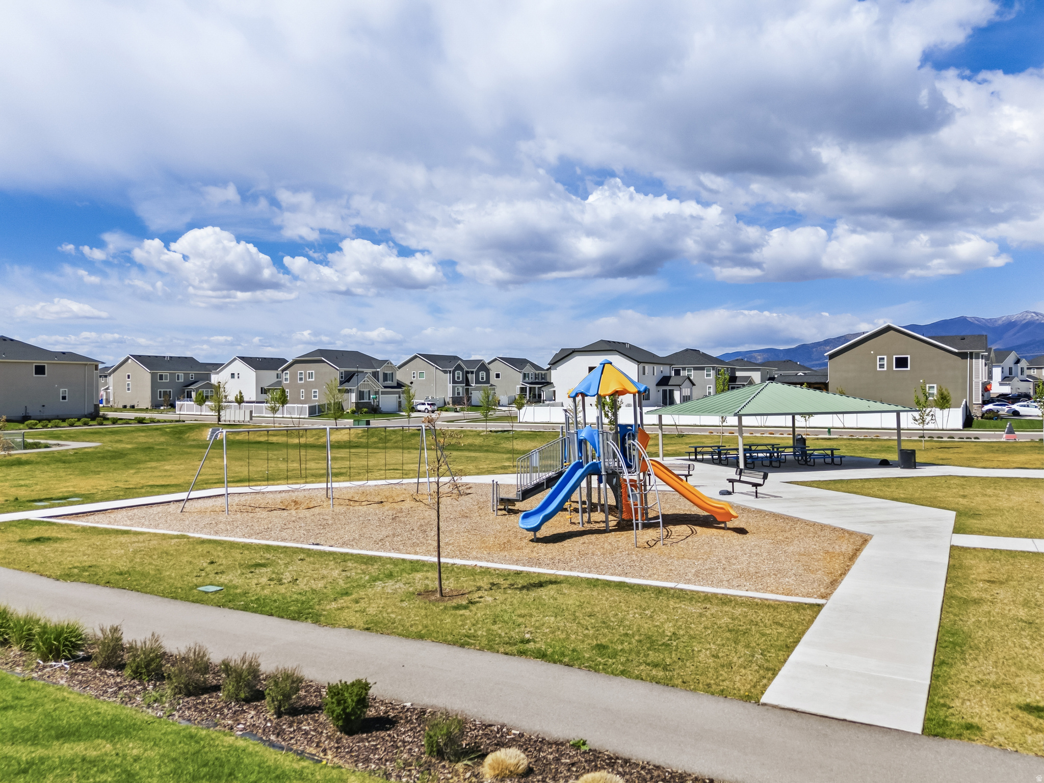 PONY EXPRESS ESTATES - Residential