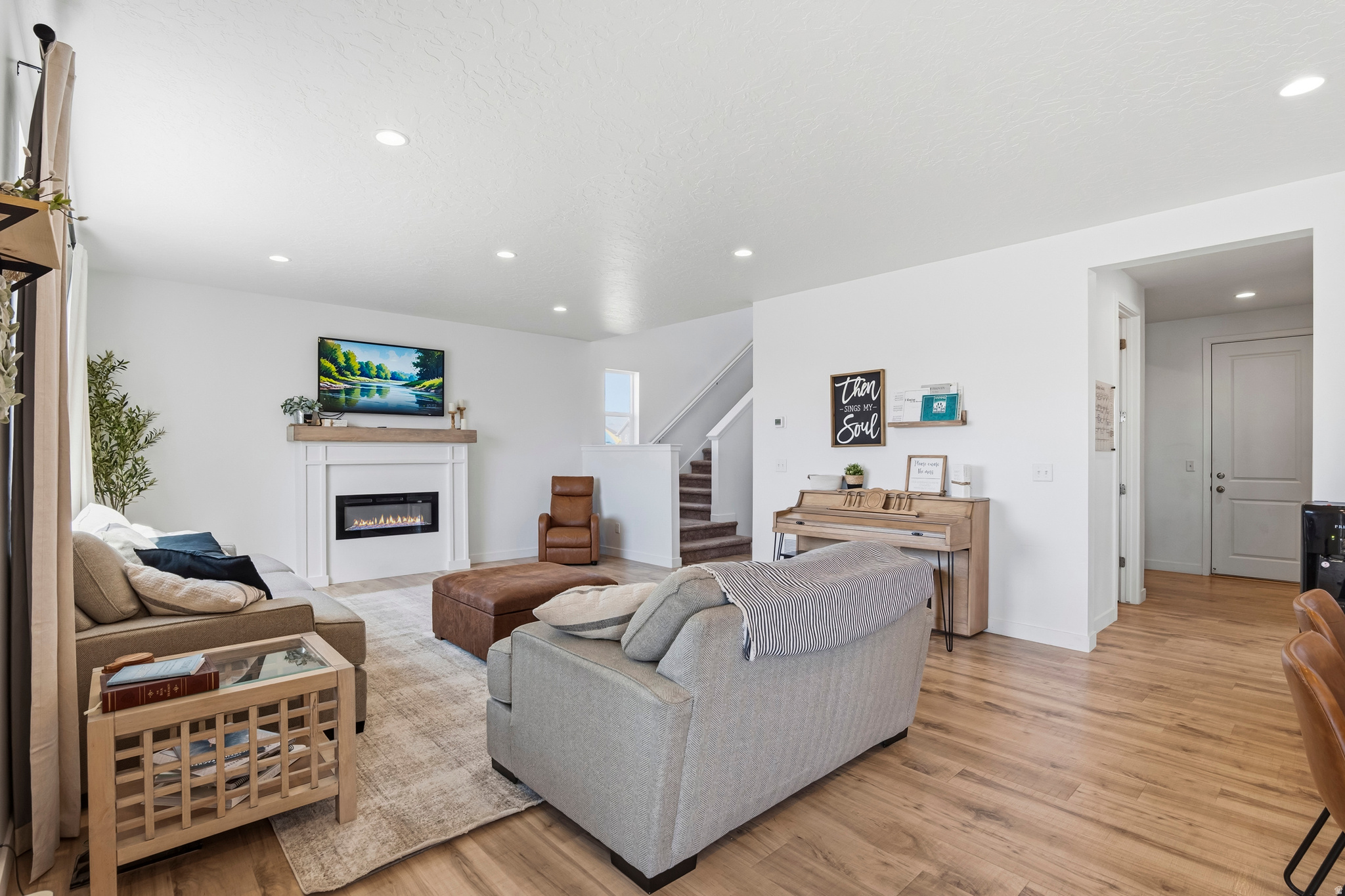 PONY EXPRESS ESTATES - Residential