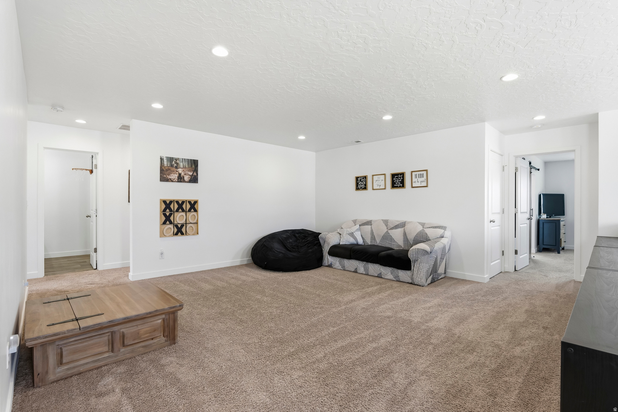 PONY EXPRESS ESTATES - Residential