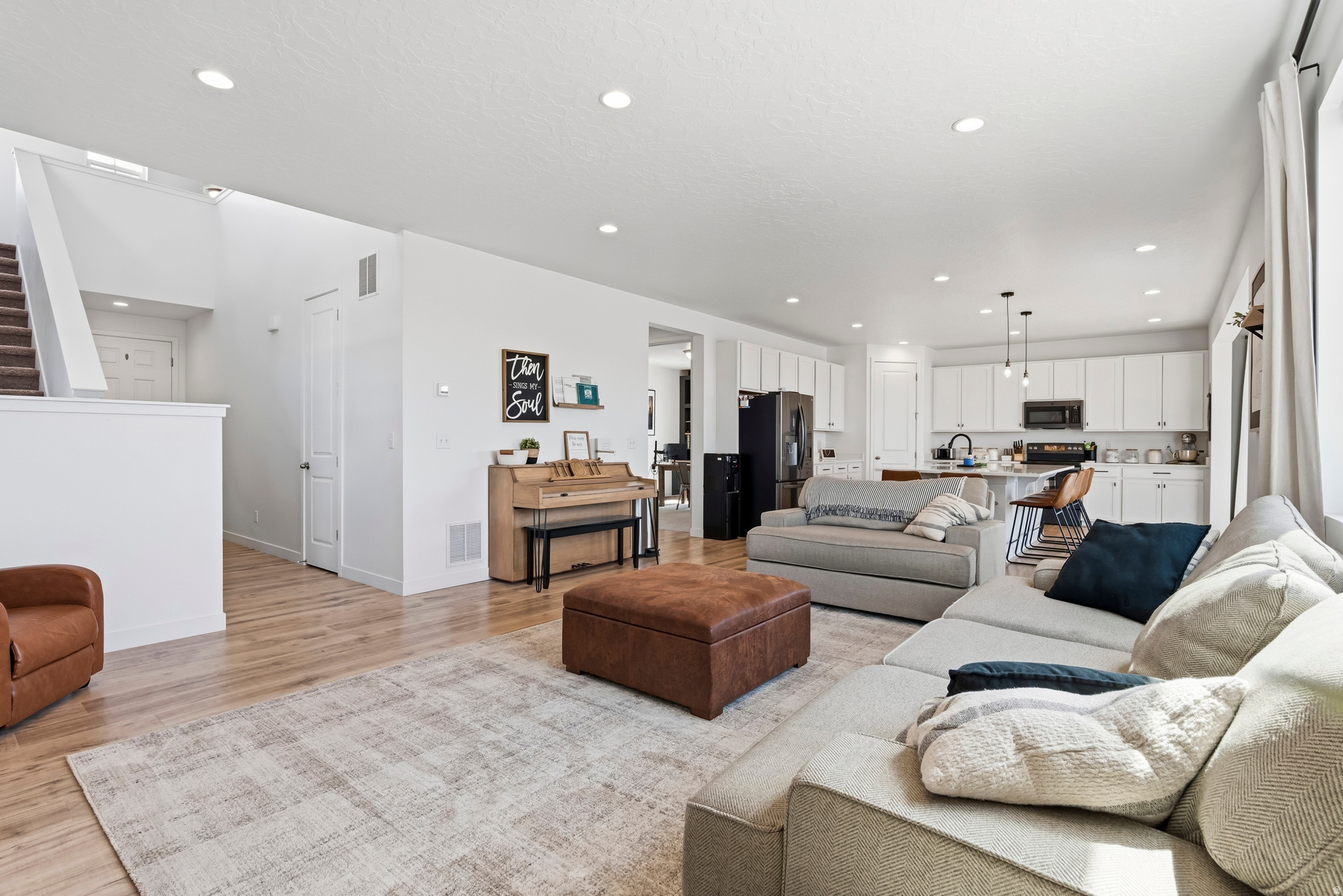PONY EXPRESS ESTATES - Residential